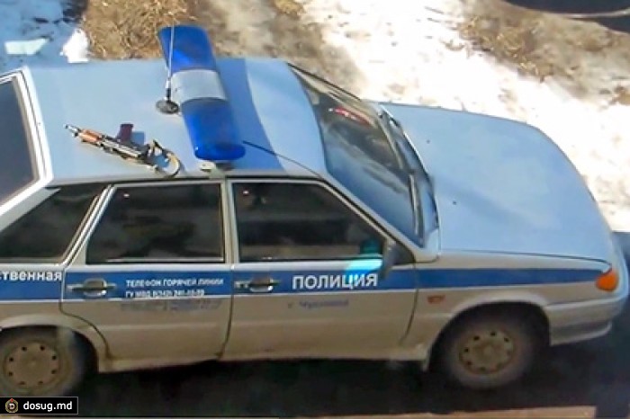 В Пермском крае полицейские забыли автомат на крыше служебного автомобиля