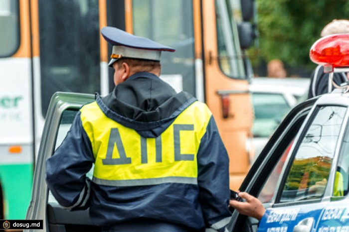 В Петербурге автомобиль врезался в группу пешеходов