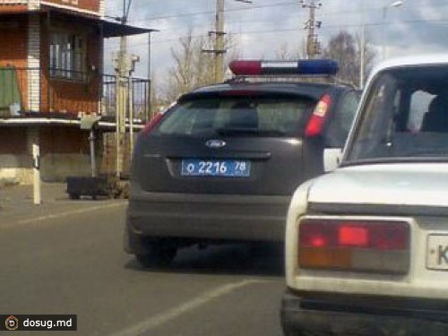 В Петербурге взяточники из ГИБДД попытались скрыться под звуки сирены