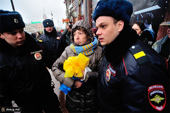 В Петербурге задержали участников акции в поддержку Савченко