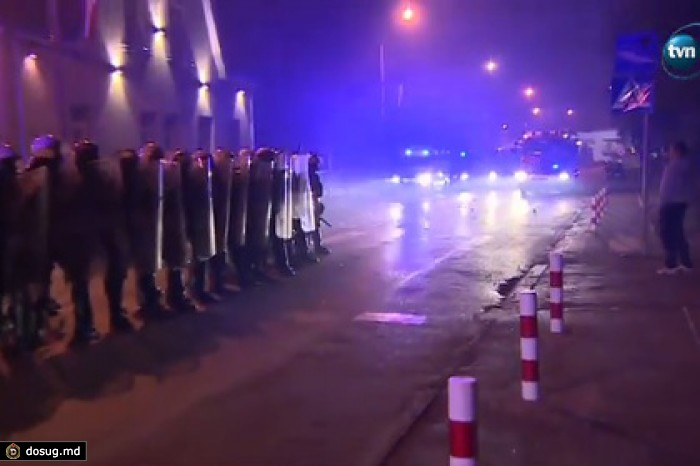 В Польше произошли столкновения между полицией и футбольными фанатами