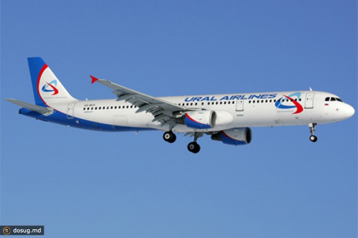 В аэропорту Дубая из российского самолета выпала стюардесса