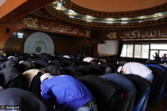 В давке в китайской мечети погибли 14 человек