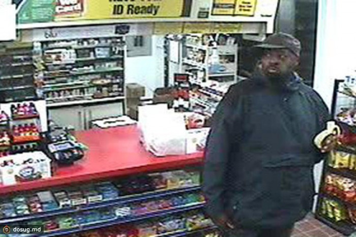 Въехавший в заправку водитель украл банан