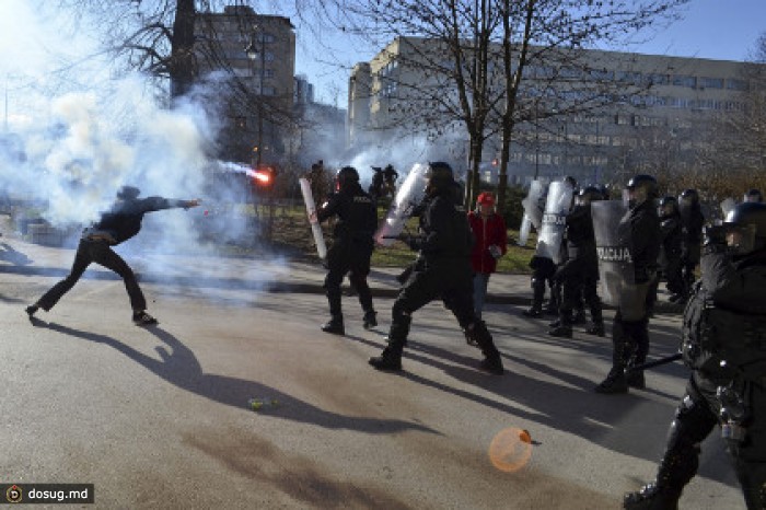 В ходе столкновений в Боснии пострадали более двухсот человек