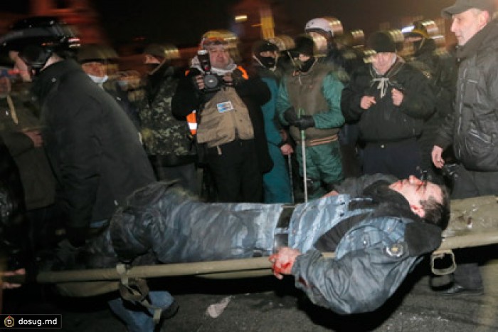 В ходе стрельбы на Майдане ранены 20 сотрудников МВД
