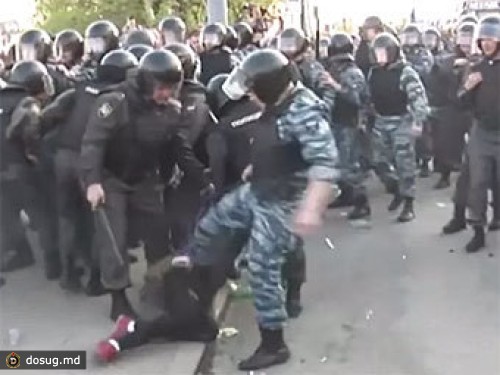 В московском ОМОНе не нашли героя видеозаписи о разгоне демонстрантов