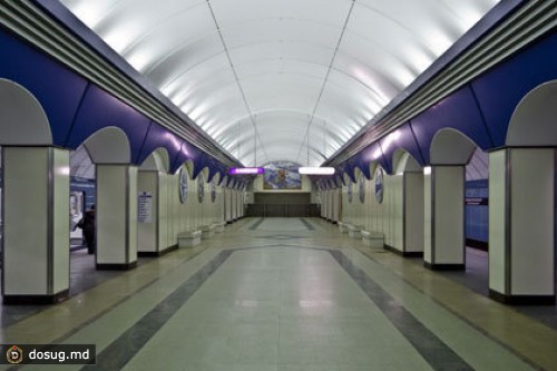 В петербургском метро охранник случайно подстрелил подростка