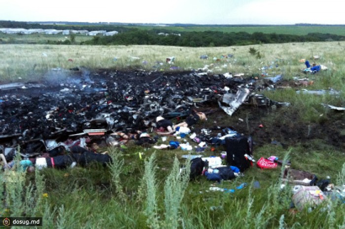 В районе падения самолета обнаружено более 100 тел