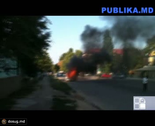 В столице взорвался автомобиль (видео)