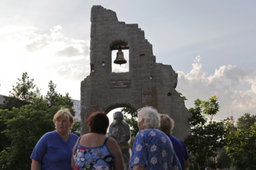 В центре Крымска открыли «стену плача»