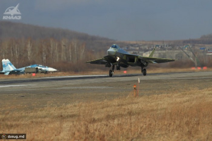ВВС России получили первый истребитель Т-50
