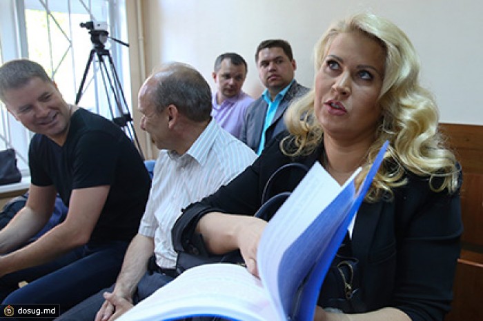 Васильева прочитала свои стихи в суде