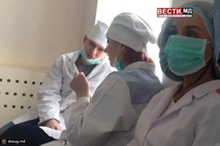 Власти Молдовы помогли молодым врачам 27 больниц