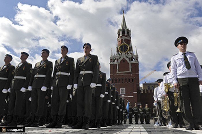 Власти Москвы заявили о невозможности пригласить всех ветеранов на Парад