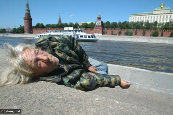 Власти Москвы займутся легализацией бомжей