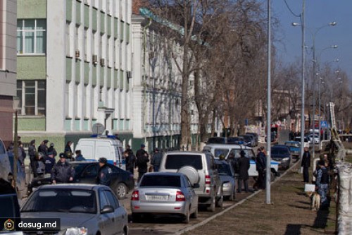 Вместе с захватчиком заложников в Астрахани задержана его подруга