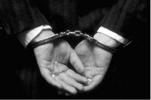 Во Флорештах задержаны прокурор и следователь