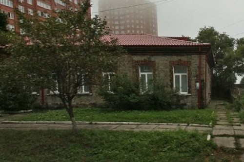 Во Владивостоке клиента бара убили из-за очереди в караоке
