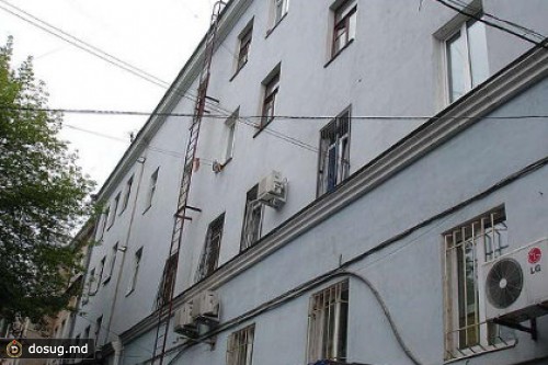 Во Владивостоке обрушилась стена жилого дома