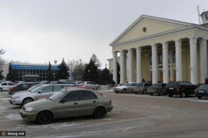 Вооруженные люди покинули аэропорт Симферополя