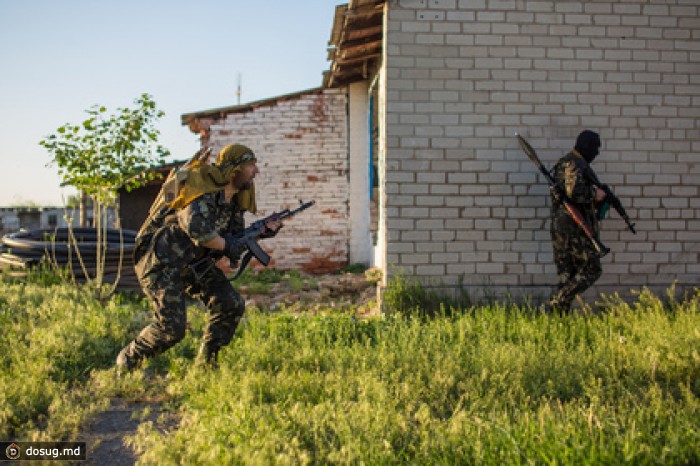 Восемь украинских разведчиков-десантников попали в плен к ополченцам