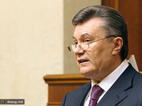 Янукович пообещал до конца года раздать "Юлину тысячу"