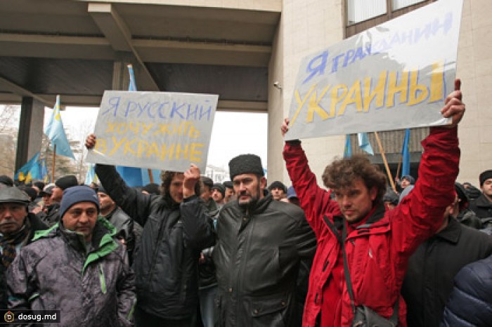 Янукович потребовал оставить Крым в составе Украины