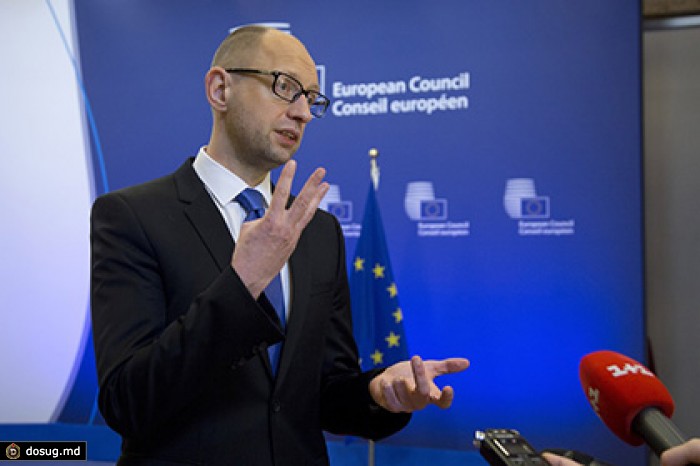 Яценюк отложил вопрос о вступлении Украины в НАТО