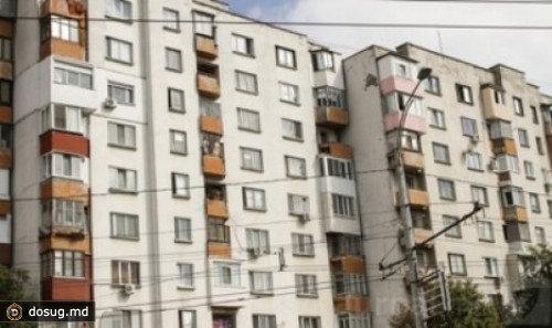 Женщина разбилась, выпав из окна