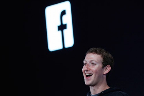 За год с проведения IPO акции Facebook подешевели на треть