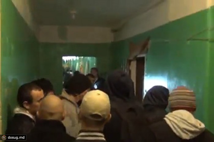 За нападение на общежитие в Капотне задержали четырех человек