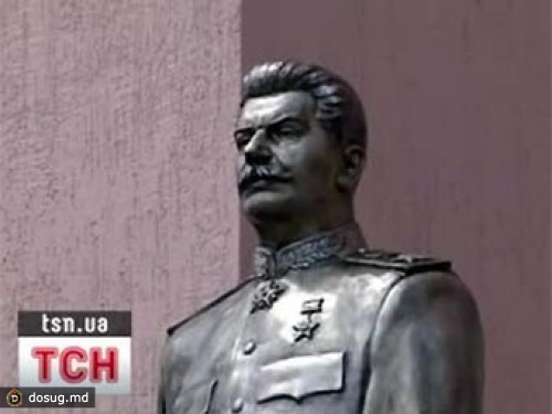 За распиливание памятника Сталину в Запорожье дали условные сроки