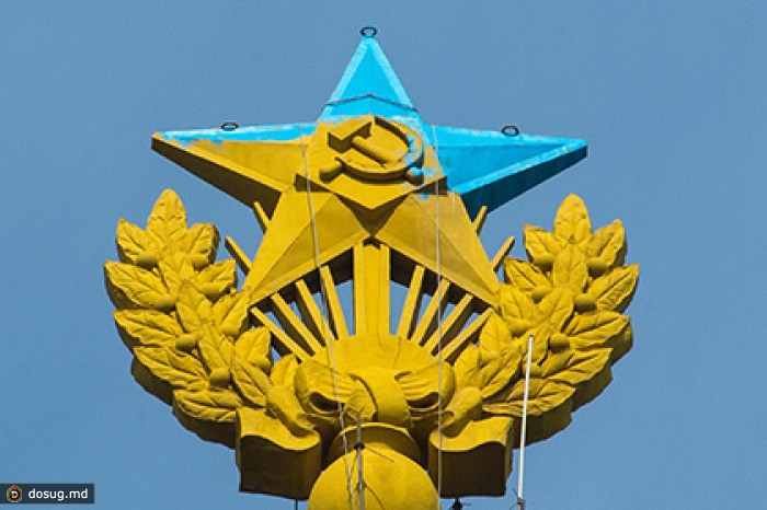 Задержанные в Москве верхолазы открестились от акции на сталинской высотке