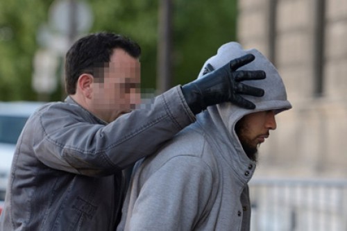 Задержанный признался в нападении на французского солдата