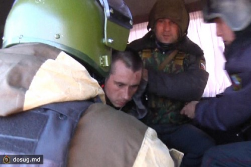 Захвативший заложников астраханец арестован