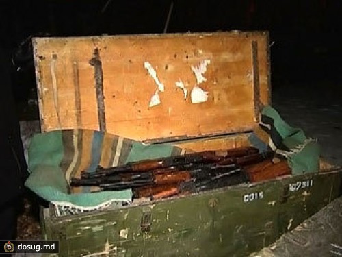 Закрыто дело о продаже "на дрова" ящиков с автоматами Калашникова