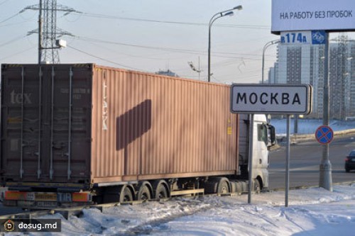 Запрет на движение грузовиков не ускорил движение на МКАД