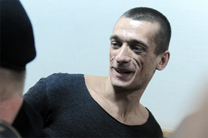 Адвокат Павленского заявила об отказе полиции возбуждать дело об избиении