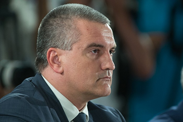 Аксенов констатировал крах однополярного мира
