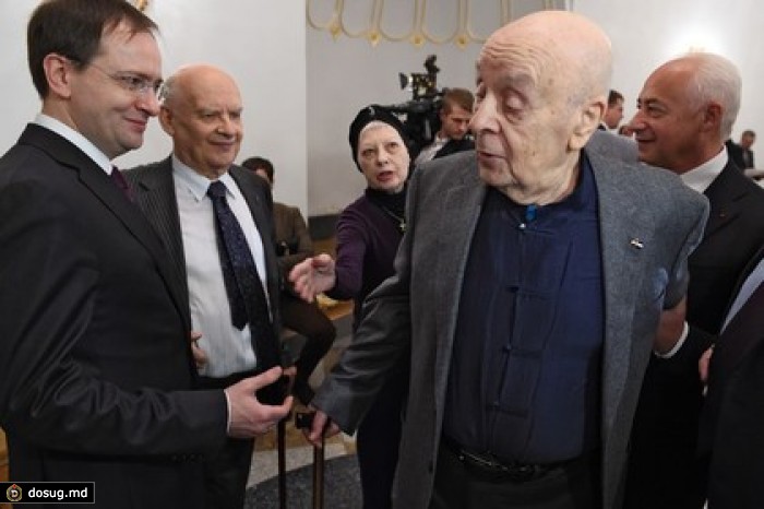 Актер Леонид Броневой госпитализирован в Москве