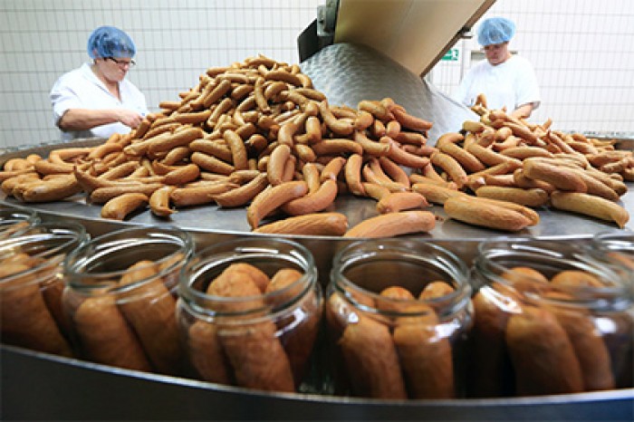 Акционеры Daimler разругались из-за сосисок