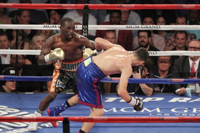 Американец Кроуфорд победил украинца Постола в бою за титул чемпиона WBO и WBC