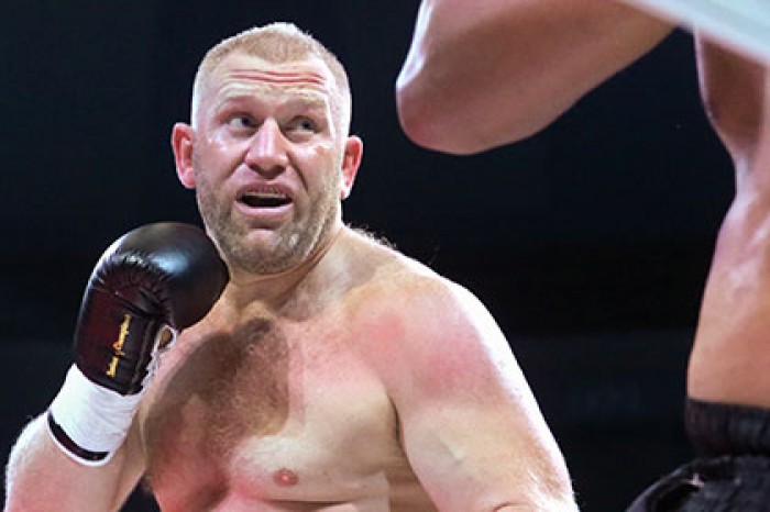 Американец отправил россиянина в нокаут на 16-й секунде боя MMA