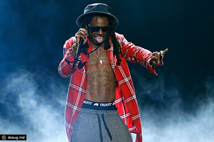 Американского рэпера выгнали из самолета за курение марихуаны