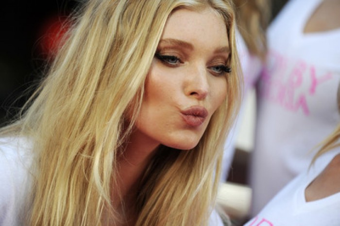 «Ангел» Victoria’s Secret снялась обнаженной для модного журнала