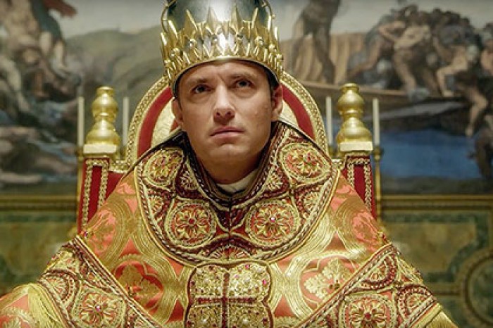 Армани сшил костюмы для сериала про Папу Римского