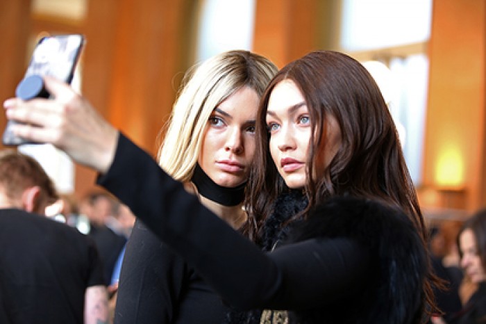 Balmain развернет производство элитных париков
