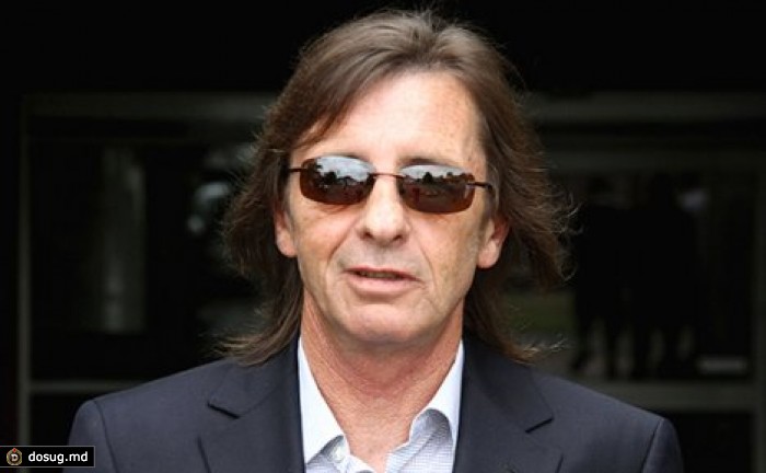 Барабанщика AC/DC приговорили к домашнему аресту