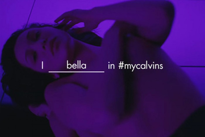 Белла Хадид обнажила грудь для Calvin Klein